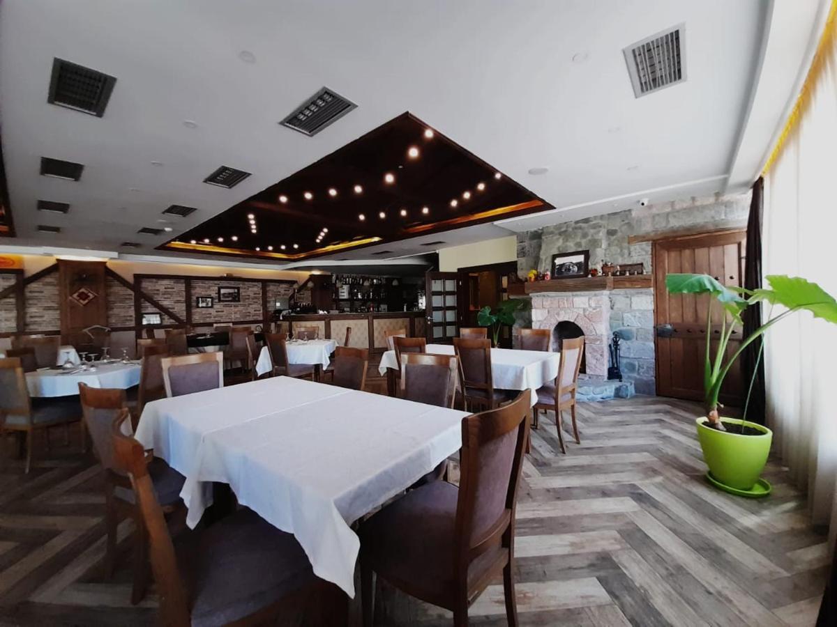Gjakova Hotel Happy מראה חיצוני תמונה