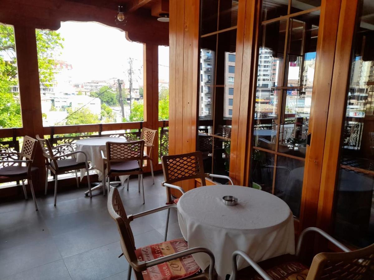 Gjakova Hotel Happy מראה חיצוני תמונה