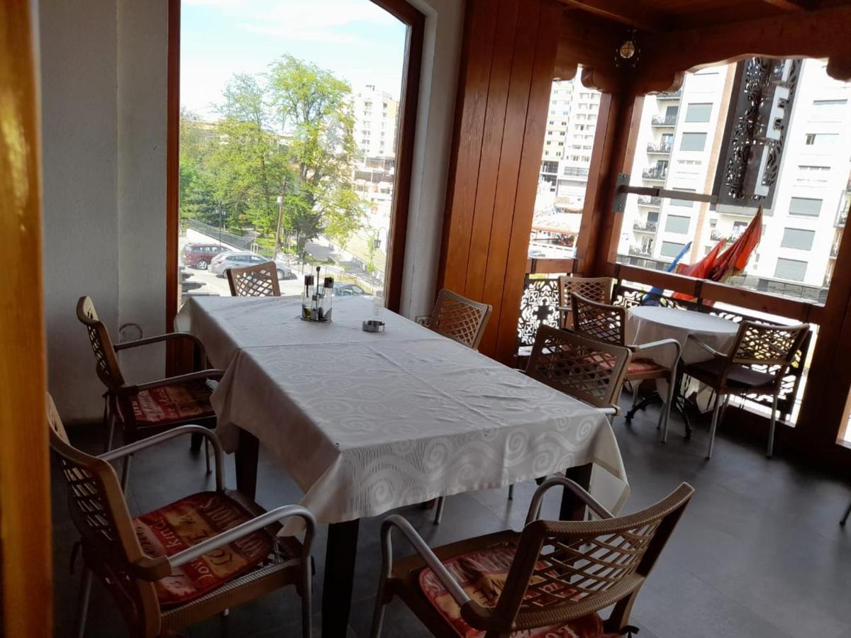 Gjakova Hotel Happy מראה חיצוני תמונה