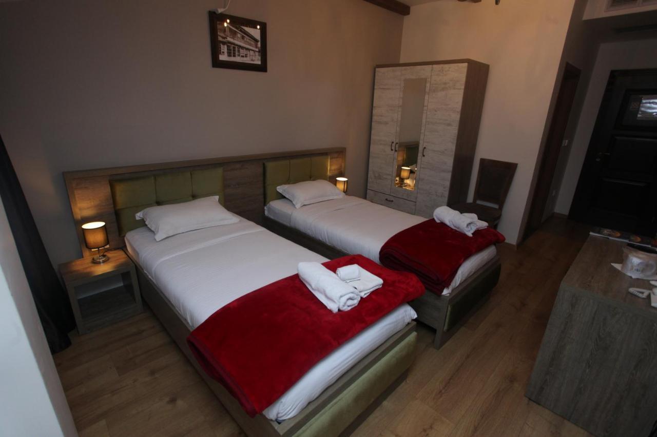 Gjakova Hotel Happy מראה חיצוני תמונה