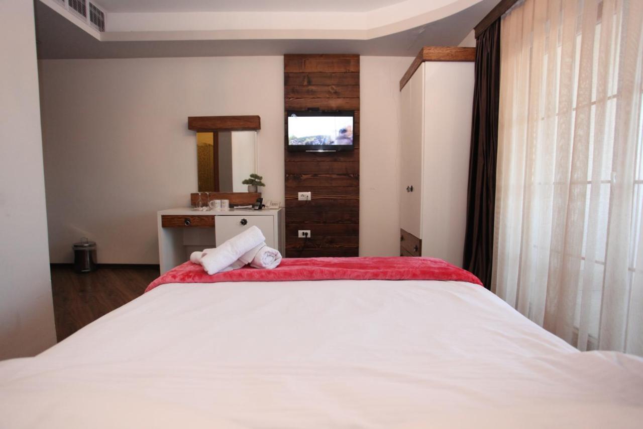 Gjakova Hotel Happy מראה חיצוני תמונה