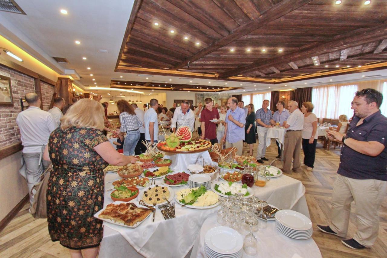Gjakova Hotel Happy מראה חיצוני תמונה
