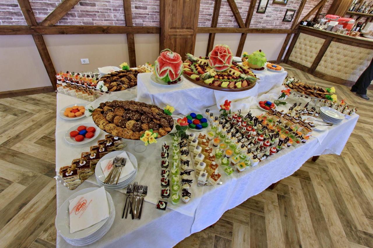 Gjakova Hotel Happy מראה חיצוני תמונה